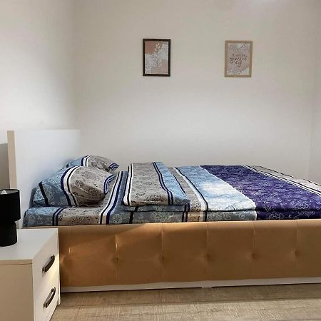 The Best Apartament Central Hunedoara Esterno foto