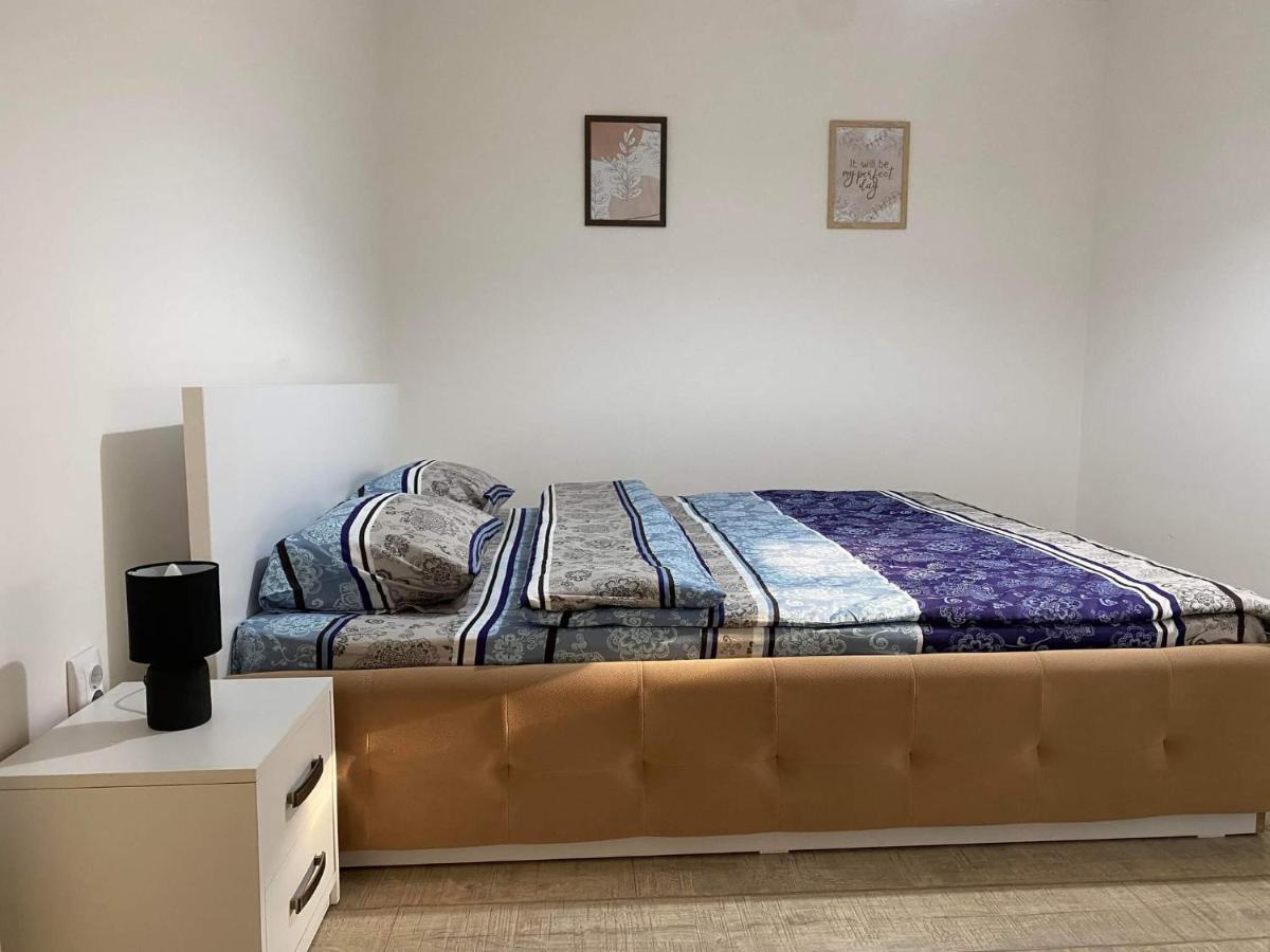 The Best Apartament Central Hunedoara Esterno foto