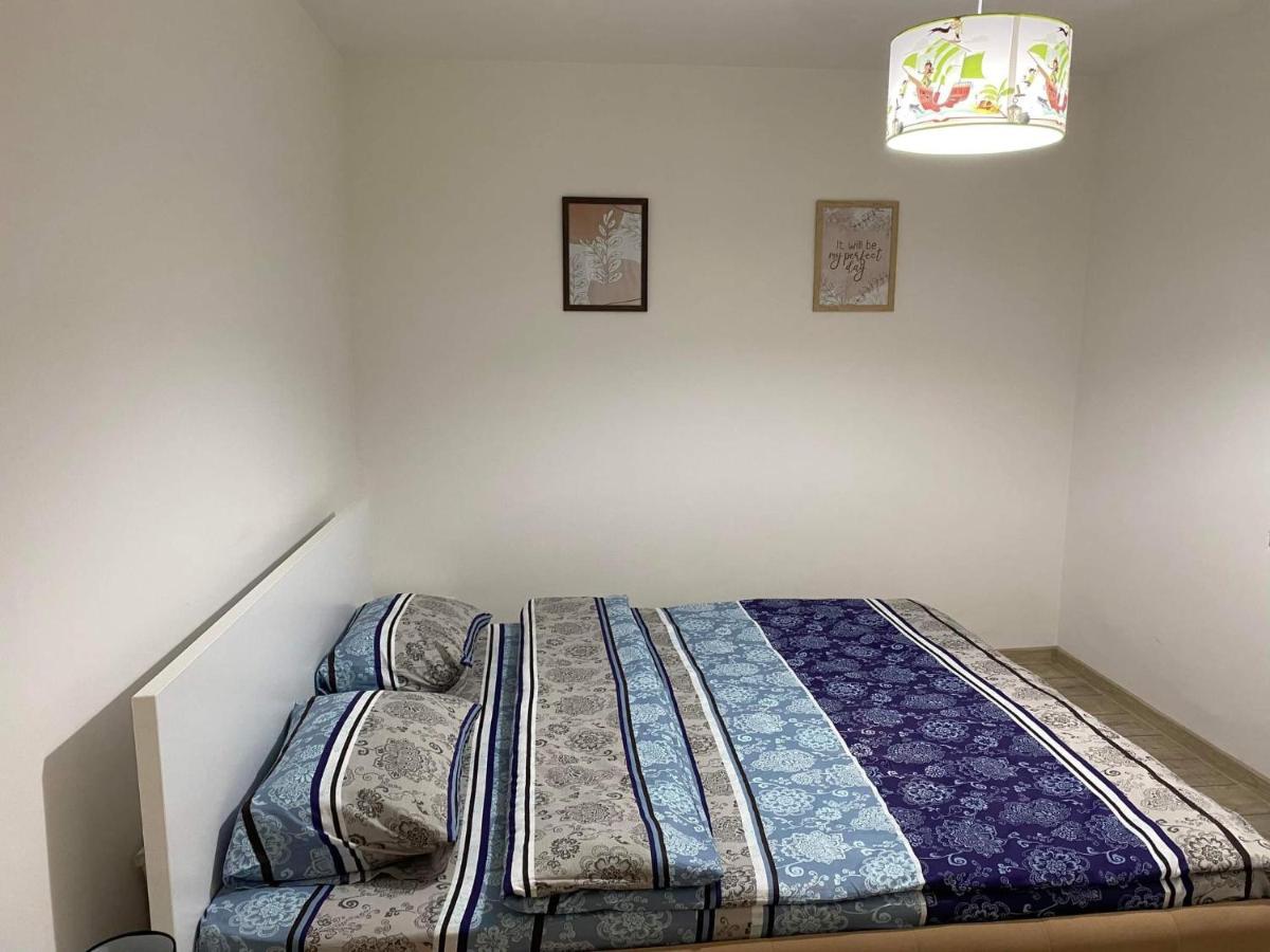 The Best Apartament Central Hunedoara Esterno foto