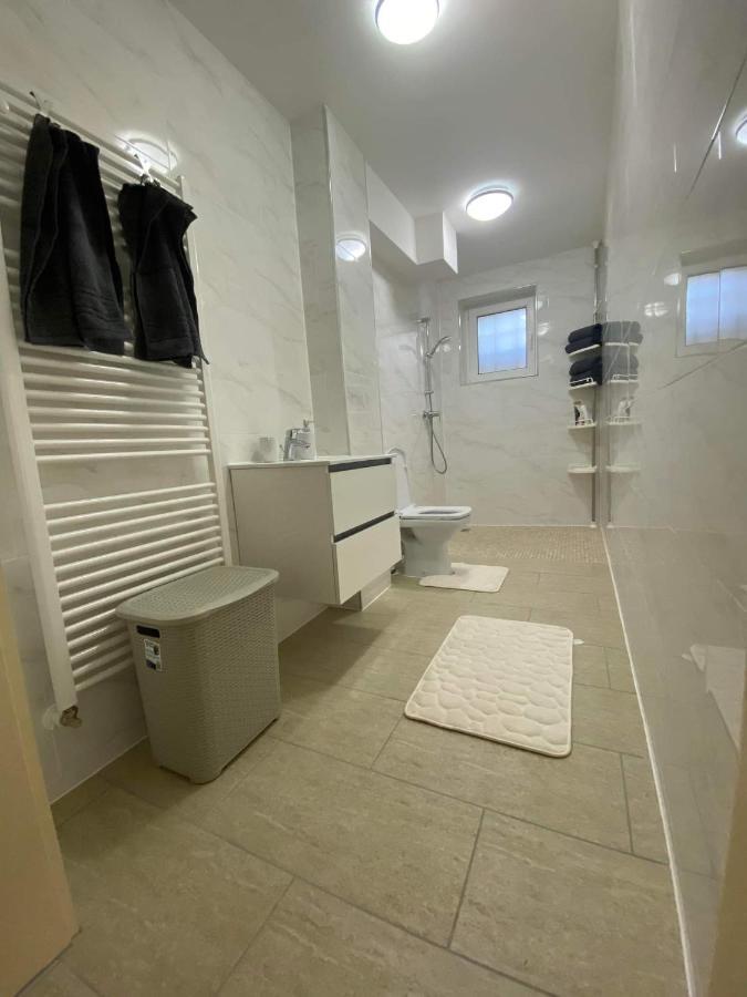 The Best Apartament Central Hunedoara Esterno foto